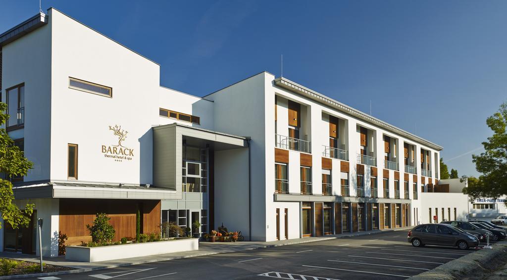 Barack Thermal Hotel And Spa Tiszakécske Exterior foto